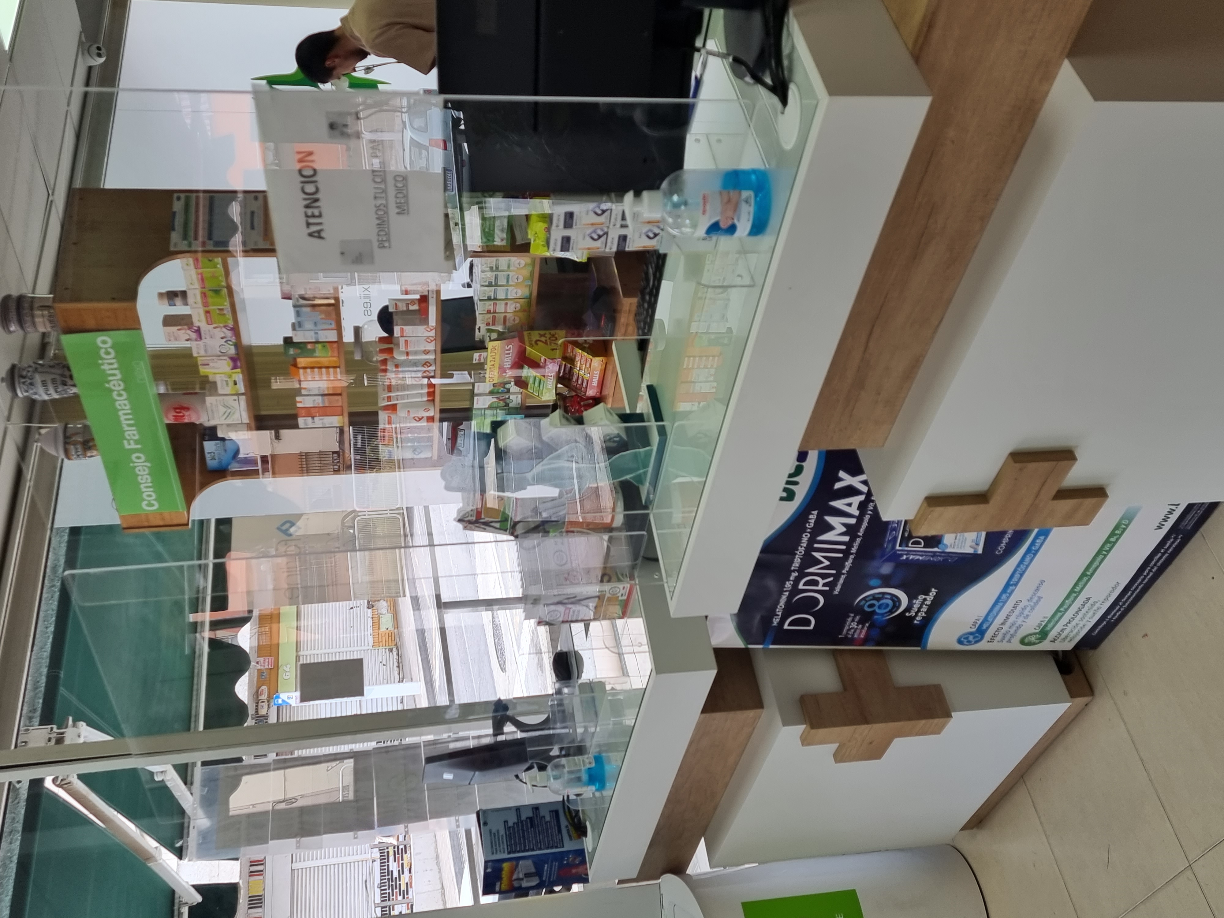 Farmacia Cabrera Torres Calle Periodista Francisco Bas Mingot 71 en Alicante 1